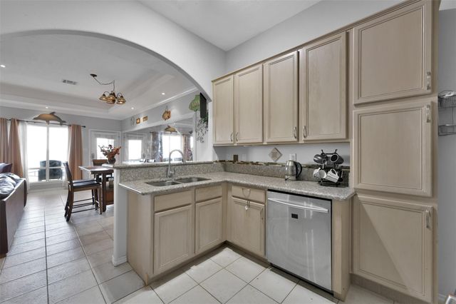 13 Regency Point, Conroe, TX 77356