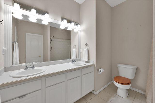 13 Regency Point, Conroe, TX 77356