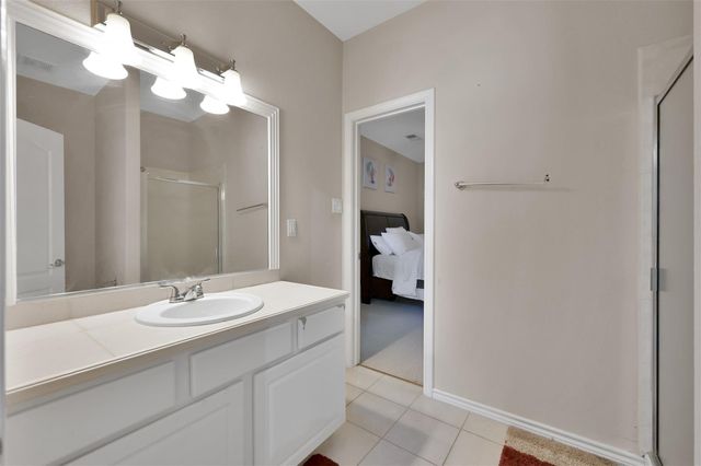 13 Regency Point, Conroe, TX 77356