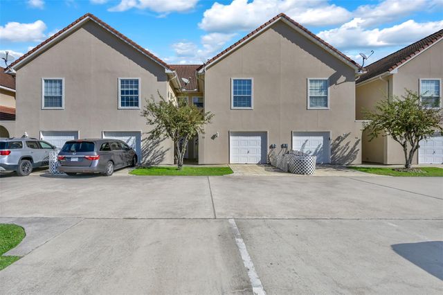 13 Regency Point, Conroe, TX 77356