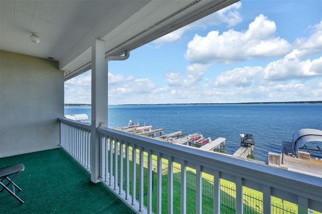 13 Regency Point, Conroe, TX 77356