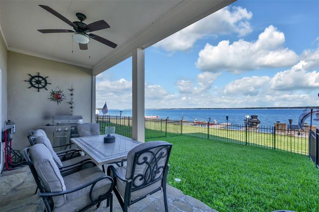 13 Regency Point, Conroe, TX 77356