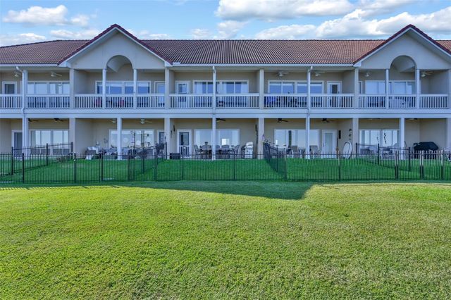 13 Regency Point, Conroe, TX 77356