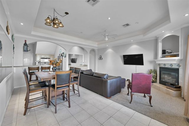 13 Regency Point, Conroe, TX 77356