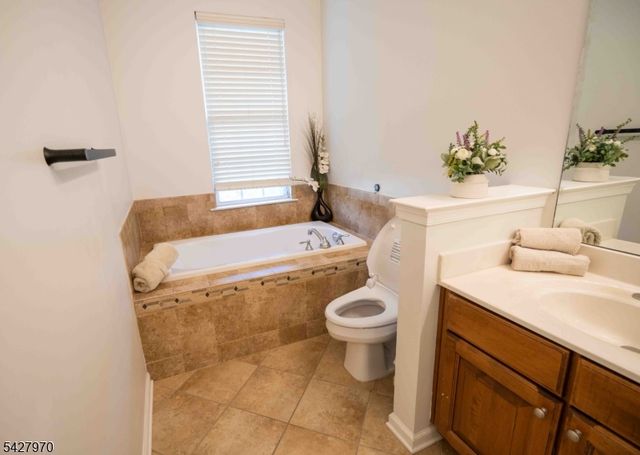 1012 Cunningham Ct 1012, Belleville Twp., NJ 07109