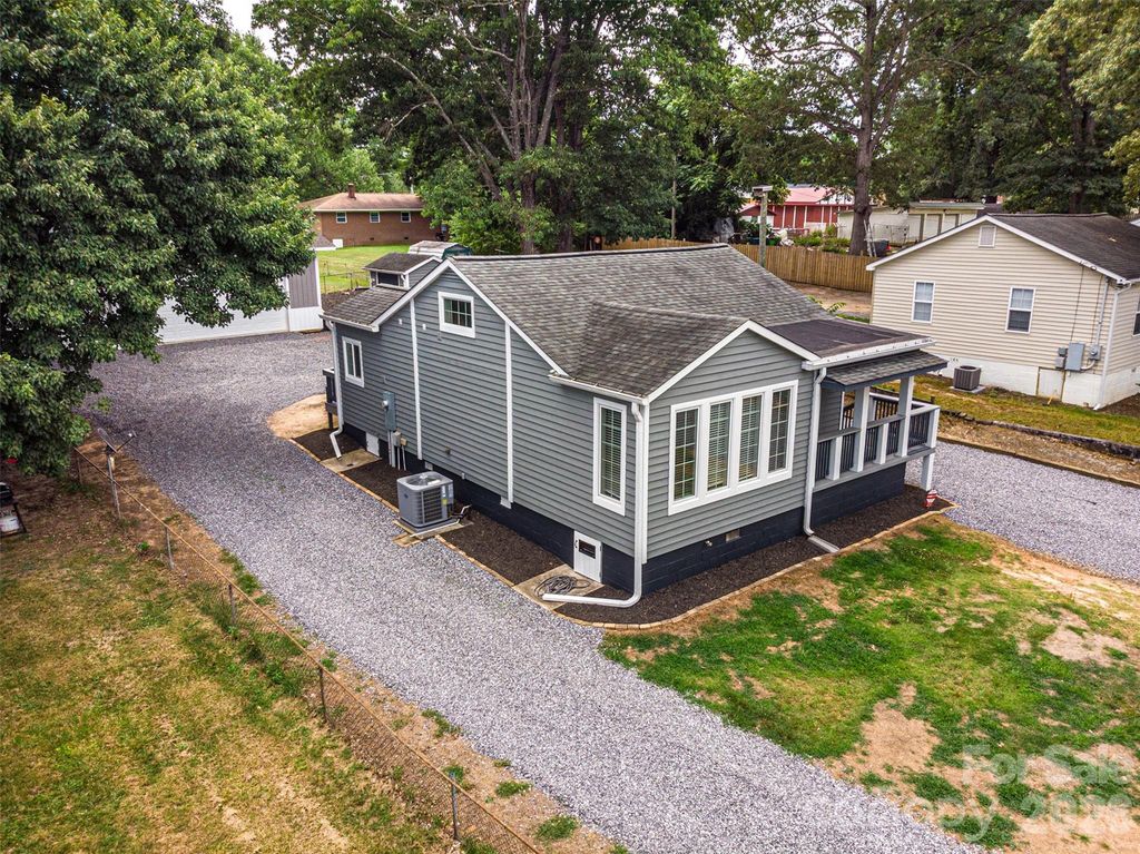 233 Eastside Drive, Statesville, NC 28625