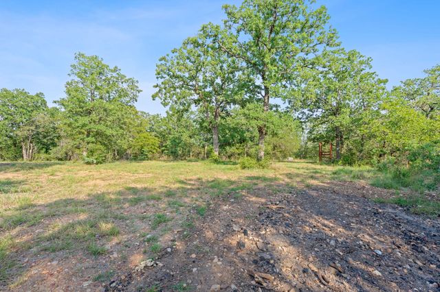 465 Catfish LN, Lockhart, TX 78644