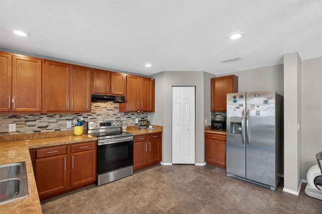 11154 RUNNING PINE DRIVE, Riverview, FL 33569