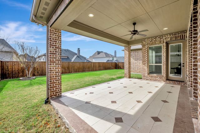 1052 Highpoint Way, Roanoke, TX 76262
