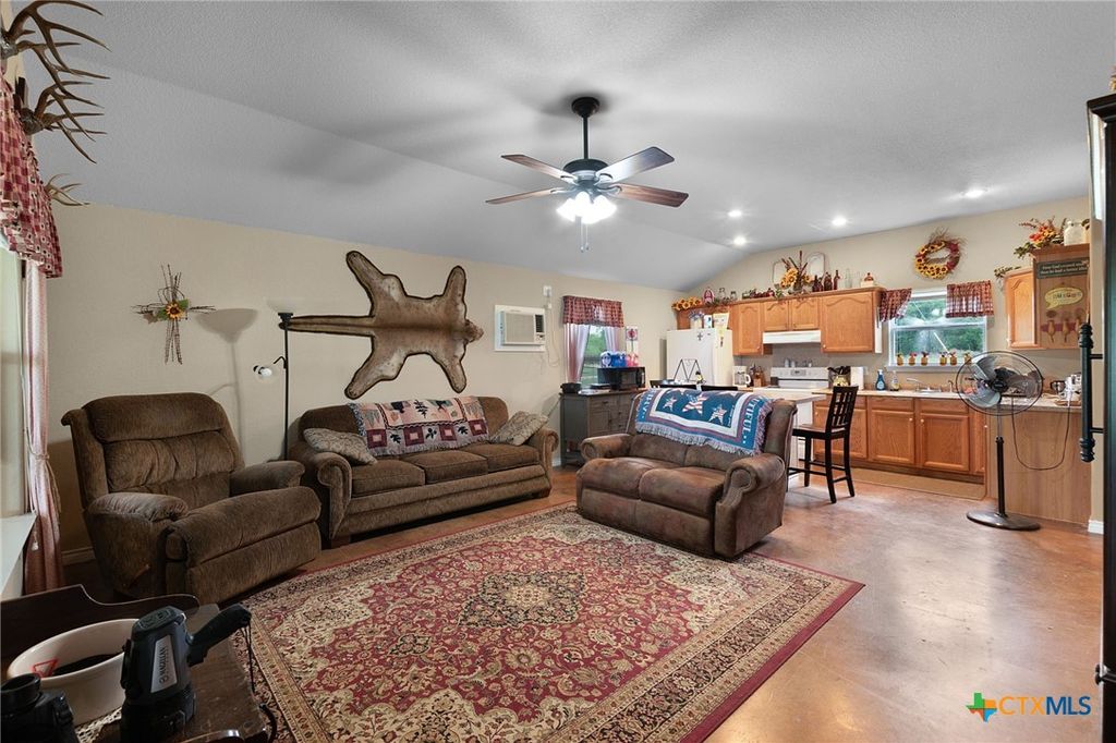 Image 4 of property listing at 11300 Fm 581, Lometa, TX 76853