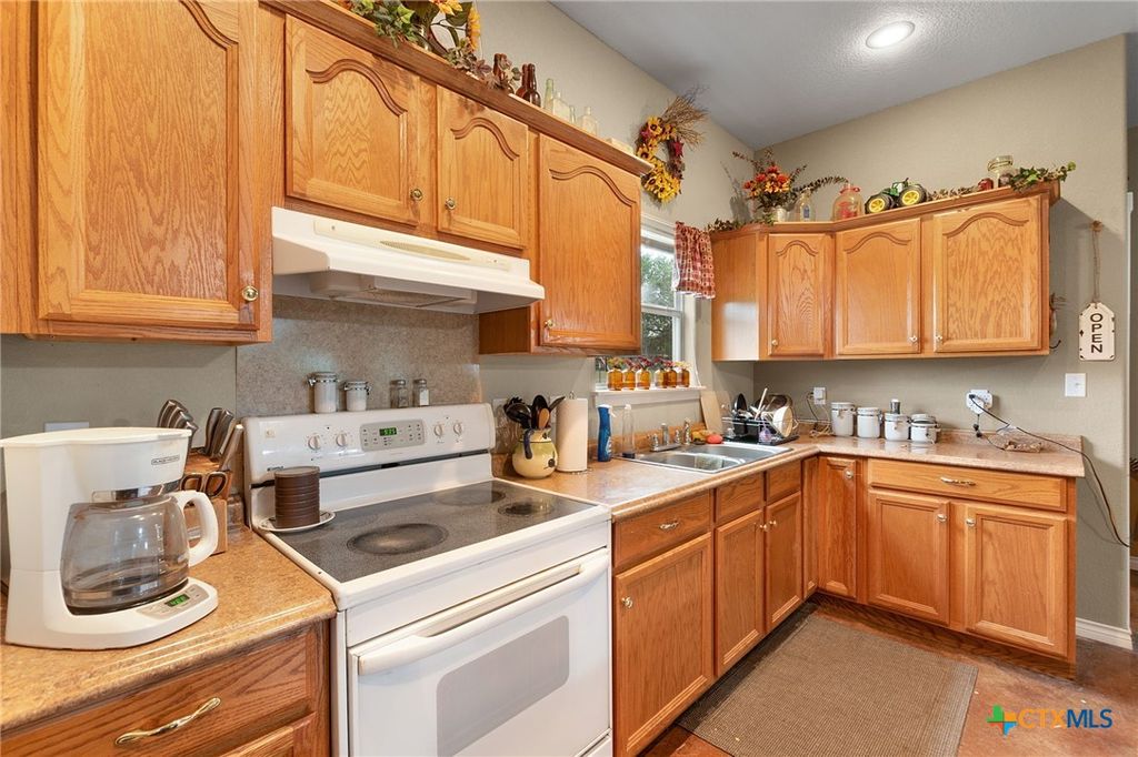 Image 7 of property listing at 11300 Fm 581, Lometa, TX 76853