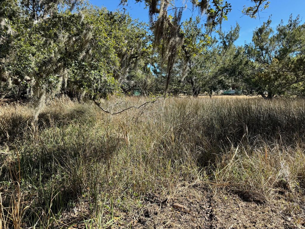 Image 15 of property listing at 32 Marsh Aire Lane, Edisto Island, SC 29438