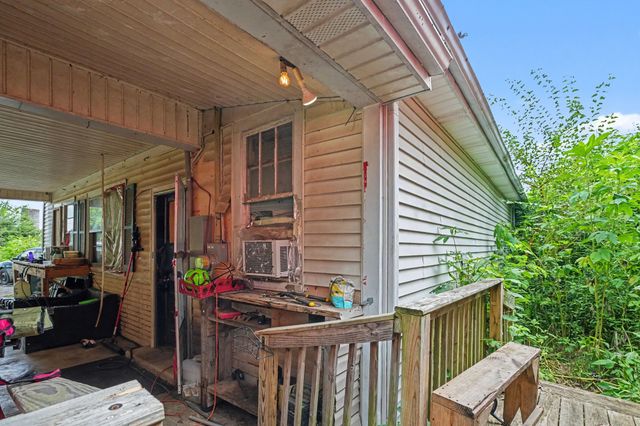9105 Old Highway 52, Westmoreland, TN 37186