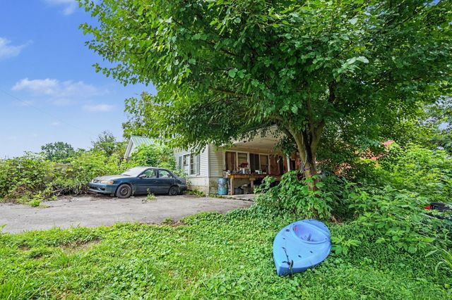 9105 Old Highway 52, Westmoreland, TN 37186