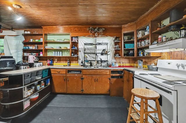 9105 Old Highway 52, Westmoreland, TN 37186