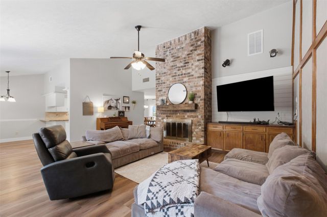 2218 Silver Falls Drive, Kingwood, TX 77339