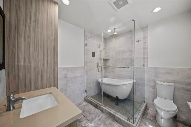 7720 Ensign Avenue, Sun Valley, CA 91352
