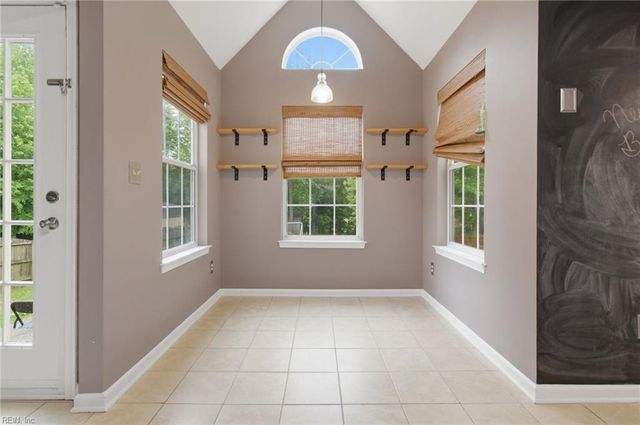 147 Canterbury RN, Newport News, VA 23602