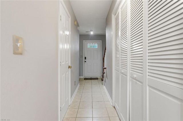 147 Canterbury RN, Newport News, VA 23602