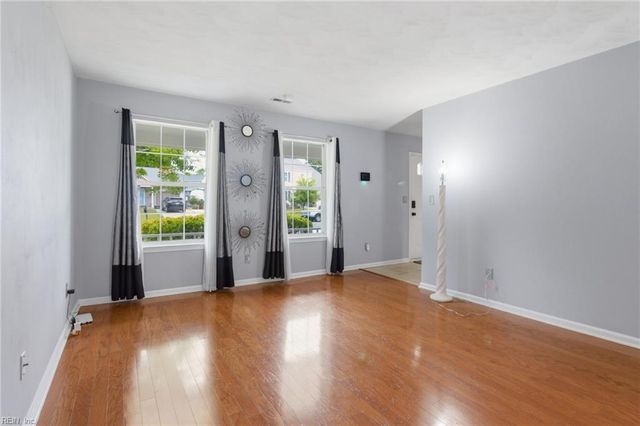 147 Canterbury RN, Newport News, VA 23602