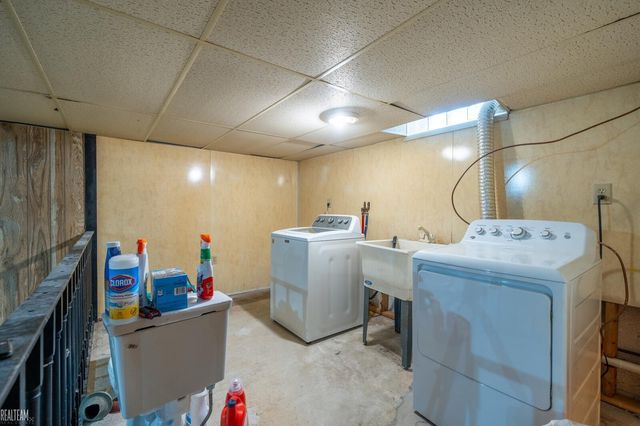 21612 Bon Brae Street, St Clair Shores, MI 48081