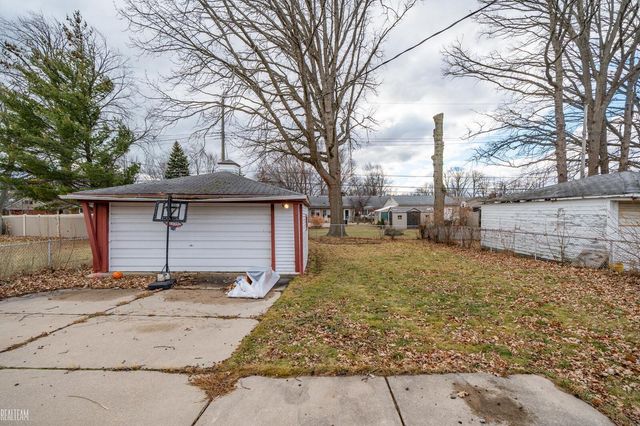 21612 Bon Brae Street, St Clair Shores, MI 48081