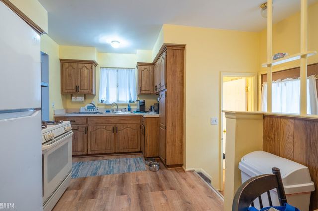 21612 Bon Brae Street, St Clair Shores, MI 48081
