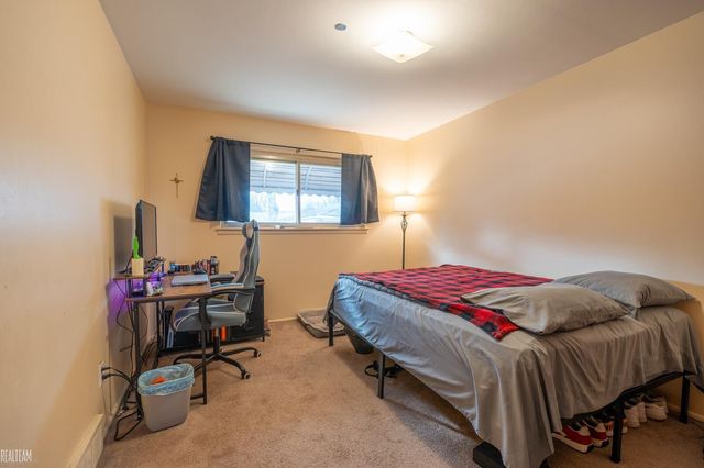 21612 Bon Brae Street, St Clair Shores, MI 48081
