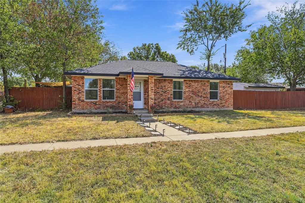 900 N Grand Avenue, Waxahachie, TX 75165 — exterior