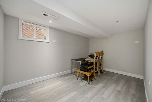 1238 W 112th Place, Chicago, IL 60643