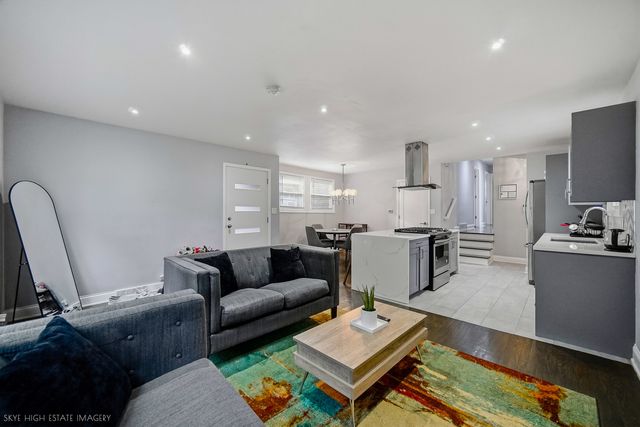 1238 W 112th Place, Chicago, IL 60643