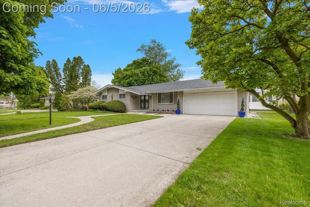 17141 Westhampton Road, Southfield, MI 48075