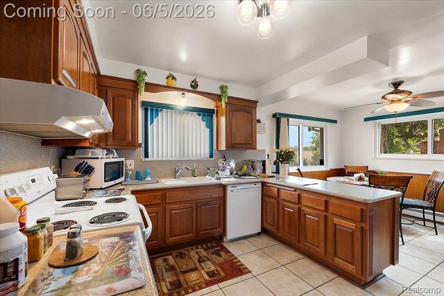 17141 Westhampton Road, Southfield, MI 48075