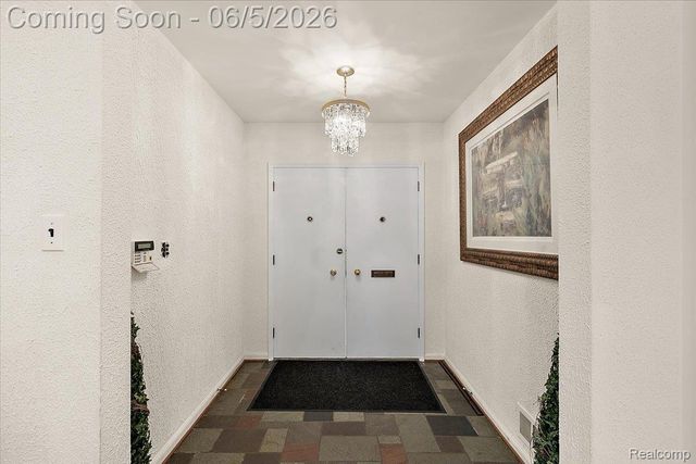 17141 Westhampton Road, Southfield, MI 48075
