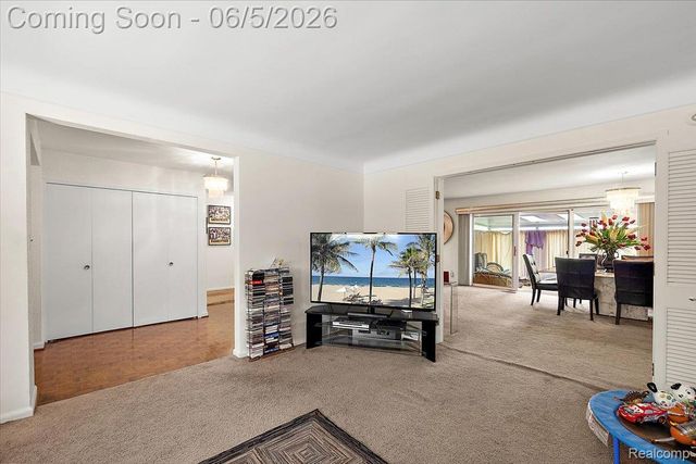 17141 Westhampton Road, Southfield, MI 48075