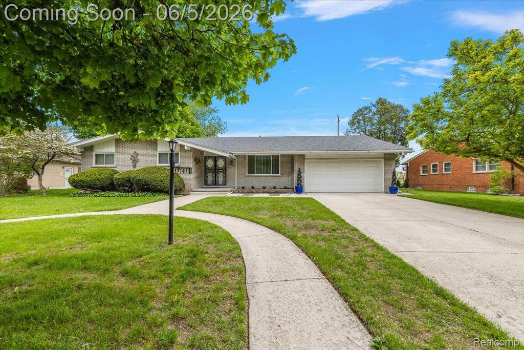17141 Westhampton Road, Southfield, MI 48075
