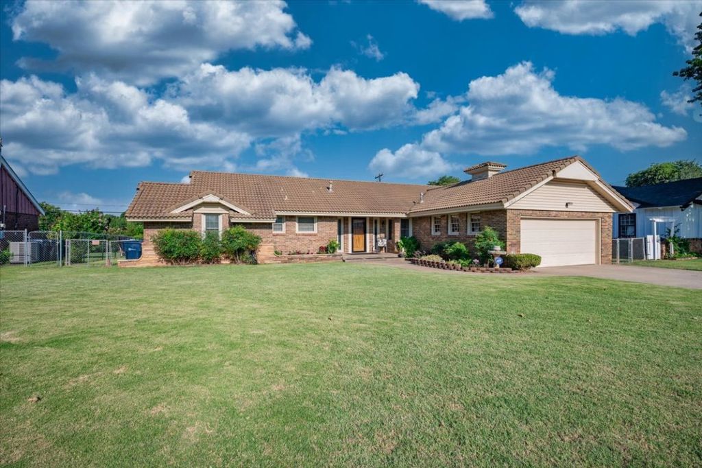 6013 S COUNTRY CLUB Drive, Oklahoma City, OK 73159