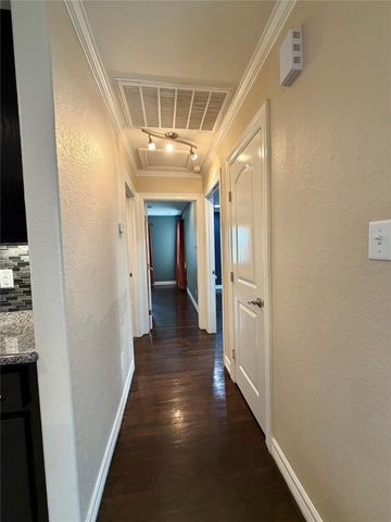 1932 N Avenue H, Freeport, TX 77541