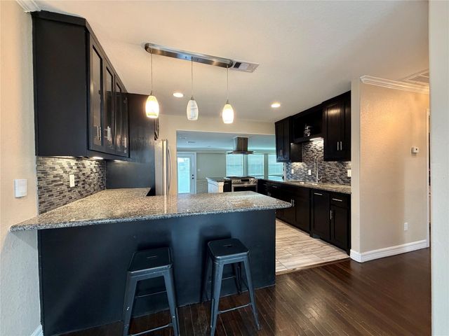 1932 N Avenue H, Freeport, TX 77541