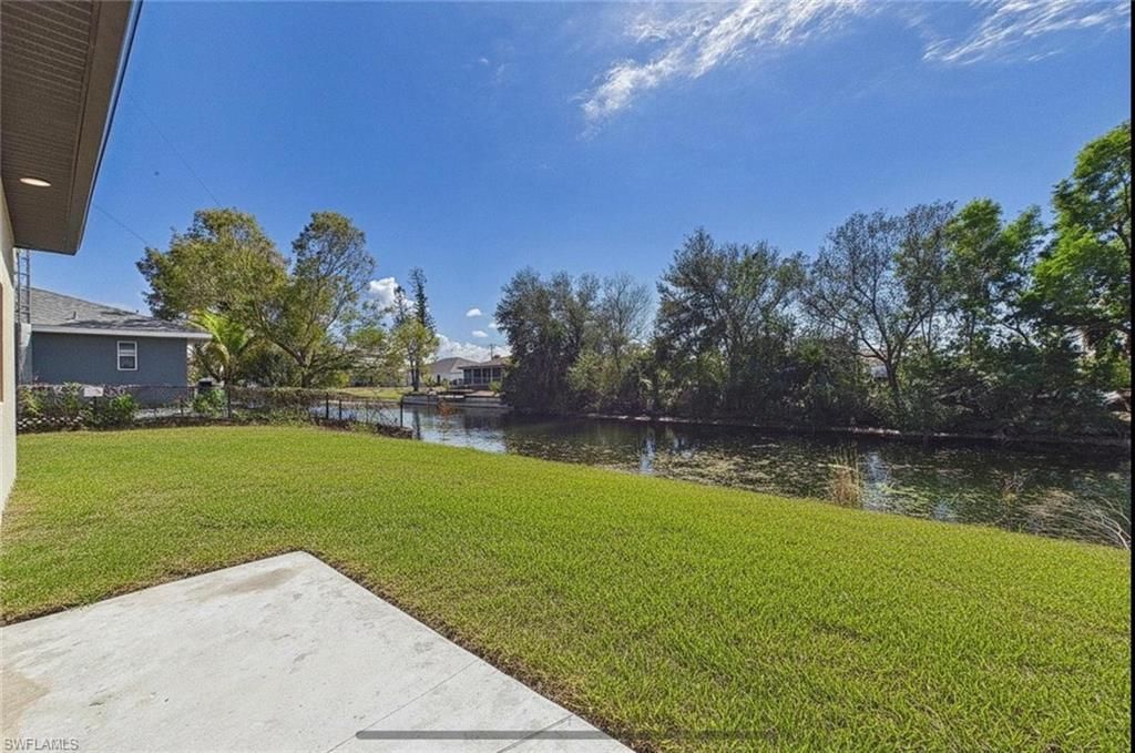 542/544 6th TER, CAPE CORAL, FL 33990 — photo 3