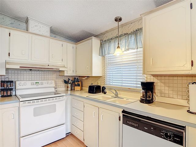 10321 MARINETTE AVENUE, Hudson, FL 34667