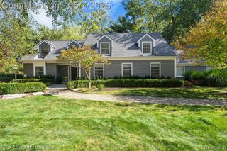 30800 Roberts Drive, Franklin, MI 48025