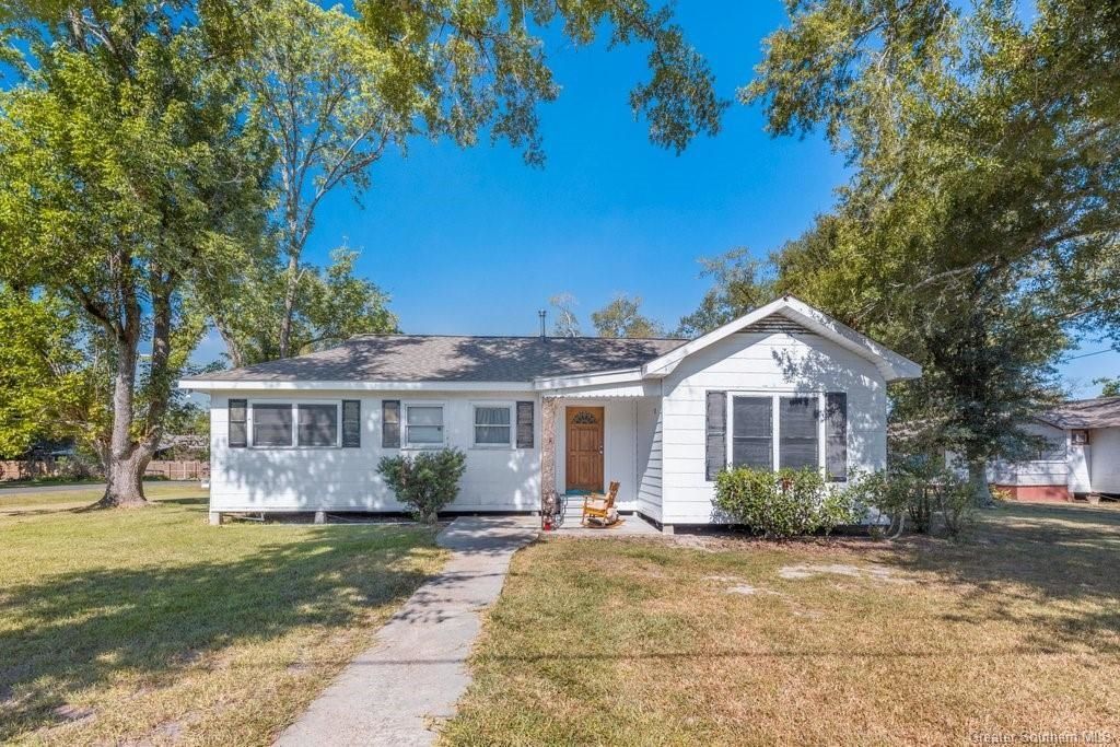 318 S Welty St Street, Iowa, LA 70647