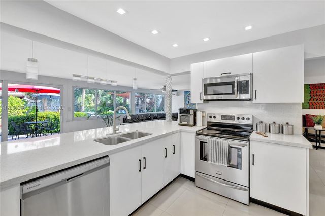 2261 NE 62nd St, Fort Lauderdale, FL 33308