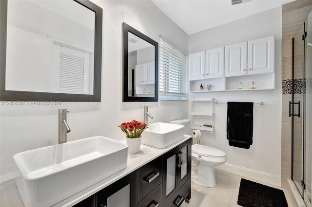 2261 NE 62nd St, Fort Lauderdale, FL 33308