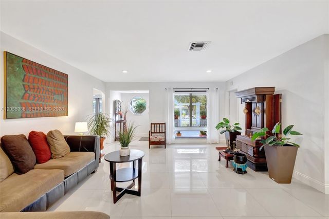 2261 NE 62nd St, Fort Lauderdale, FL 33308
