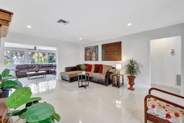 2261 NE 62nd St, Fort Lauderdale, FL 33308