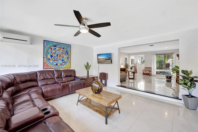 2261 NE 62nd St, Fort Lauderdale, FL 33308