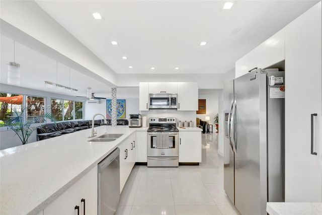 2261 NE 62nd St, Fort Lauderdale, FL 33308