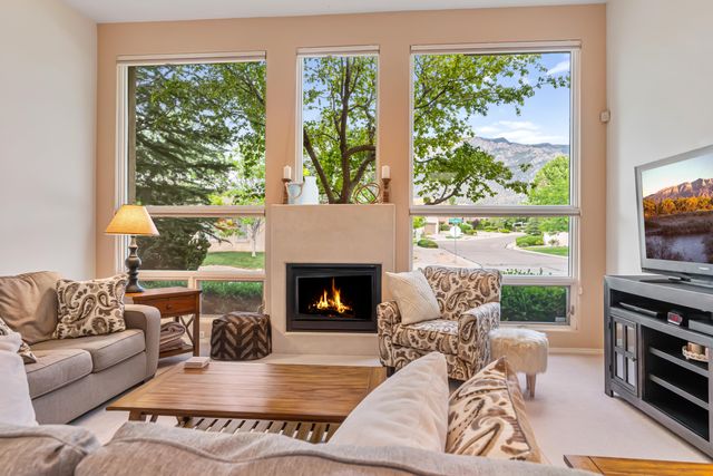 12116 Coral Dawn Road NE, Albuquerque, NM 87122